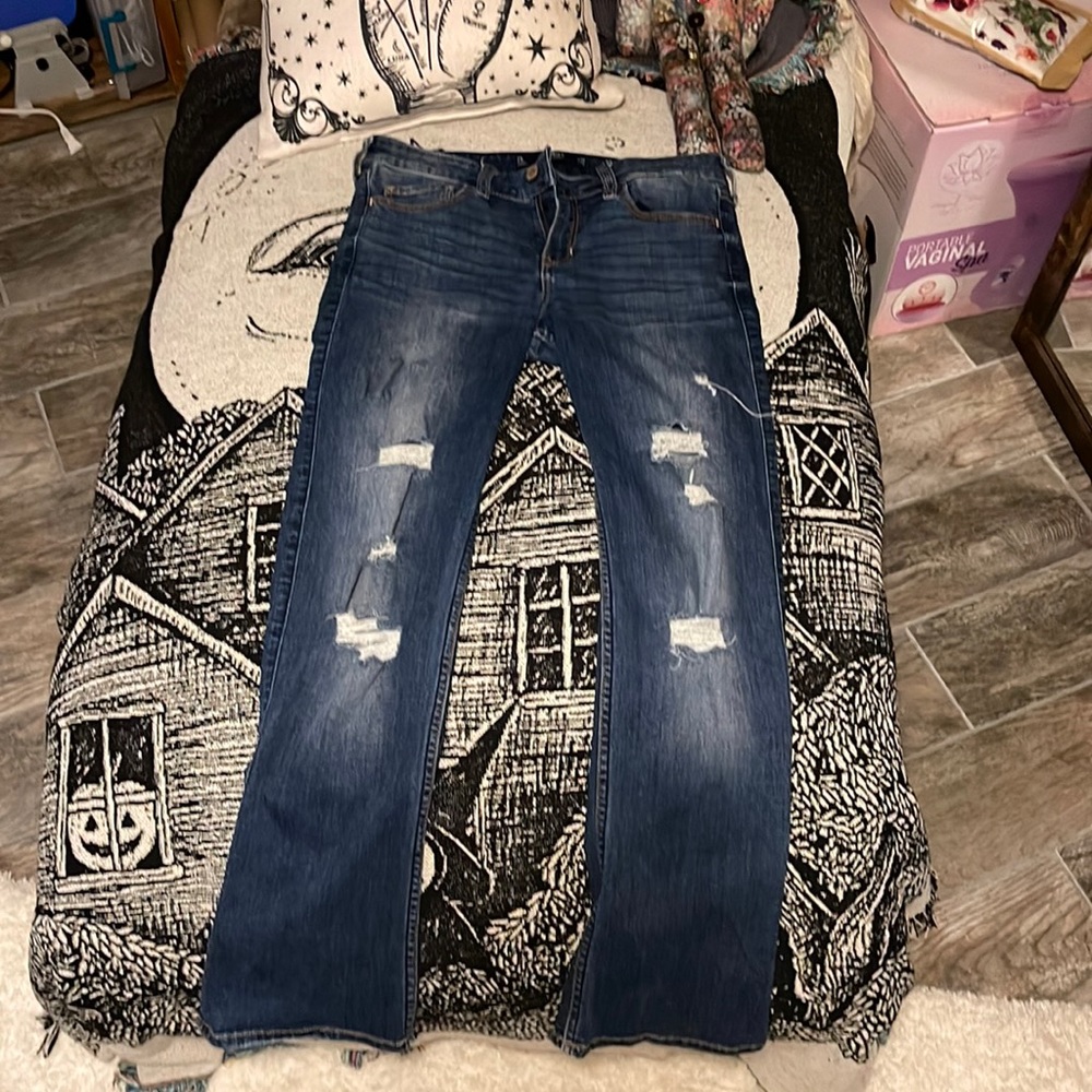 Hollister Size 7 short 28 Stretch Low-rise Bootcut Jeans